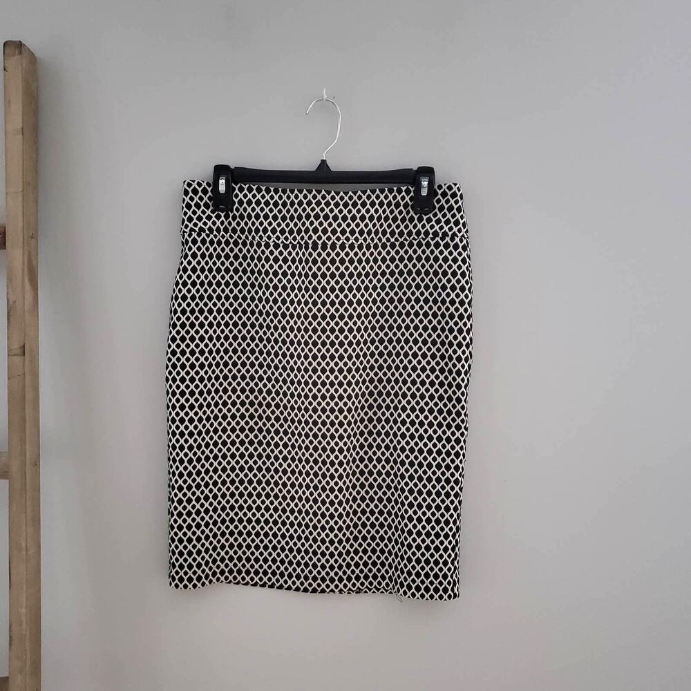 Soho Apparel Pull On Pencil Skirt Diamond Print Black & White M